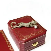 Cheap Cartier Brooches For Women #1413258 Replica Wholesale [$36.00 USD] [ITEM#1413258] on Replica Cartier Brooches