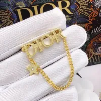 Cheap Christian Dior Brooches For Women #1413272 Replica Wholesale [$25.00 USD] [ITEM#1413272] on Replica Christian Dior Brooches