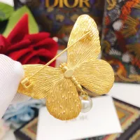 Cheap Christian Dior Brooches For Women #1413393 Replica Wholesale [$27.00 USD] [ITEM#1413393] on Replica Christian Dior Brooches