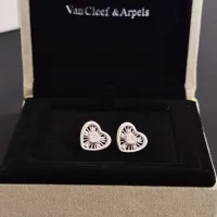 Cheap Van Cleef &amp; Arpels Earrings For Women #1413963 Replica Wholesale [$36.00 USD] [ITEM#1413963] on Replica Van Cleef &amp; Arpels Earrings