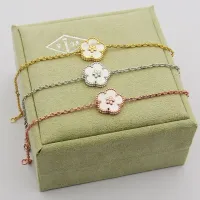 Cheap Van Cleef &amp; Arpels Bracelets For Women #1414445 Replica Wholesale [$25.00 USD] [ITEM#1414445] on Replica Van Cleef &amp; Arpels Bracelets