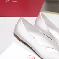 Cheap Roger Vivier RV Flat Shoes For Women #1418116 Replica Wholesale [$115.00 USD] [ITEM#1418116] on Replica Roger Vivier RV Flat Shoes