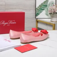 Cheap Roger Vivier RV Flat Shoes For Women #1418117 Replica Wholesale [$115.00 USD] [ITEM#1418117] on Replica Roger Vivier RV Flat Shoes