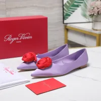 Cheap Roger Vivier RV Flat Shoes For Women #1418119 Replica Wholesale [$115.00 USD] [ITEM#1418119] on Replica Roger Vivier RV Flat Shoes