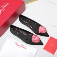 Cheap Roger Vivier RV Flat Shoes For Women #1418122 Replica Wholesale [$115.00 USD] [ITEM#1418122] on Replica Roger Vivier RV Flat Shoes