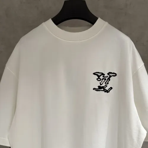 Cheap Louis Vuitton LV T-Shirts Short Sleeved For Unisex #1418801 Replica Wholesale [$56.00 USD] [ITEM#1418801] on Replica Louis Vuitton LV T-Shirts