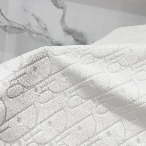 Cheap Christian Dior T-Shirts Short Sleeved For Unisex #1419667 Replica Wholesale [$32.00 USD] [ITEM#1419667] on Replica Christian Dior T-Shirts