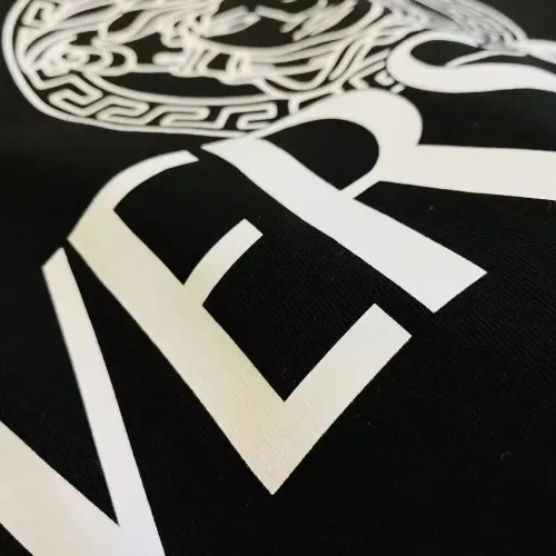 Cheap Versace T-Shirts Short Sleeved For Unisex #1420210 Replica Wholesale [$27.00 USD] [ITEM#1420210] on Replica Versace T-Shirts