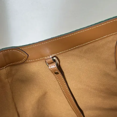 Cheap Gucci AAA Quality Handbags For Women #1420364 Replica Wholesale [$235.00 USD] [ITEM#1420364] on Replica Gucci AAA Quality Handbags