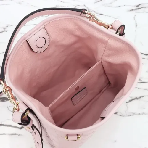 Cheap Gucci AAA Quality Handbags For Women #1420476 Replica Wholesale [$170.00 USD] [ITEM#1420476] on Replica Gucci AAA Quality Handbags