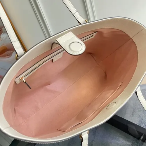 Cheap Gucci AAA Quality Shoulder Bags For Women #1420545 Replica Wholesale [$132.00 USD] [ITEM#1420545] on Replica Gucci AAA Quality Shoulder Bags