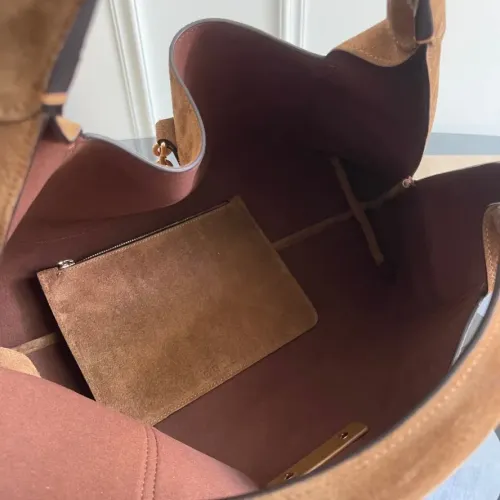 Cheap Gucci AAA Quality Handbags For Women #1420570 Replica Wholesale [$244.63 USD] [ITEM#1420570] on Replica Gucci AAA Quality Handbags