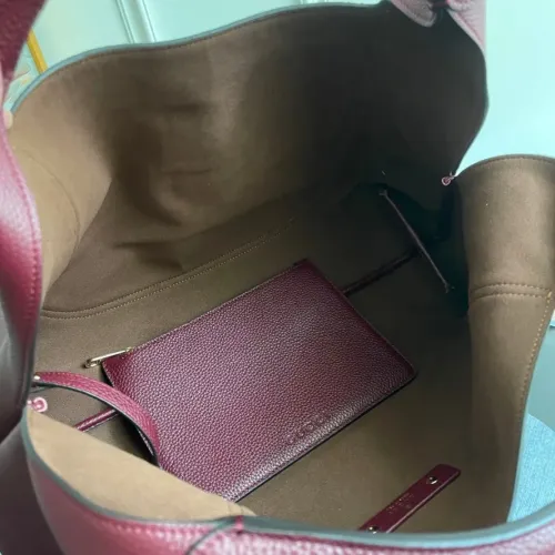 Cheap Gucci AAA Quality Handbags For Women #1420575 Replica Wholesale [$264.46 USD] [ITEM#1420575] on Replica Gucci AAA Quality Handbags