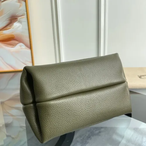 Cheap Gucci AAA Quality Handbags For Women #1420605 Replica Wholesale [$202.00 USD] [ITEM#1420605] on Replica Gucci AAA Quality Handbags