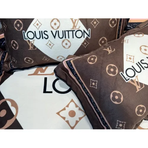 Cheap Louis Vuitton Bedding #1421373 Replica Wholesale [$92.00 USD] [ITEM#1421373] on Replica Louis Vuitton Bedding