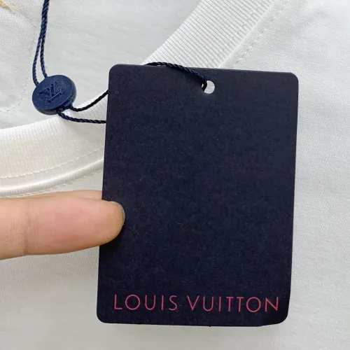 Cheap Louis Vuitton LV T-Shirts Short Sleeved For Men #1421883 Replica Wholesale [$68.00 USD] [ITEM#1421883] on Replica Louis Vuitton LV T-Shirts