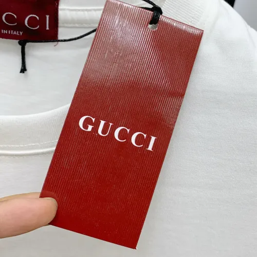 Cheap Gucci T-Shirts Short Sleeved For Men #1421923 Replica Wholesale [$68.00 USD] [ITEM#1421923] on Replica Gucci T-Shirts