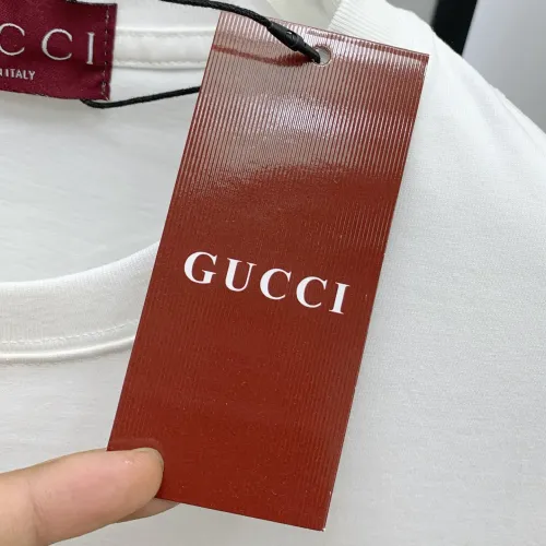 Cheap Gucci T-Shirts Short Sleeved For Men #1421925 Replica Wholesale [$68.00 USD] [ITEM#1421925] on Replica Gucci T-Shirts