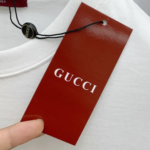 Cheap Gucci T-Shirts Short Sleeved For Men #1421927 Replica Wholesale [$68.00 USD] [ITEM#1421927] on Replica Gucci T-Shirts