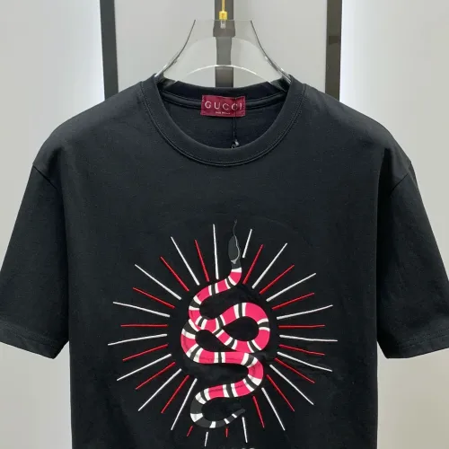 Cheap Gucci T-Shirts Short Sleeved For Men #1421930 Replica Wholesale [$68.00 USD] [ITEM#1421930] on Replica Gucci T-Shirts