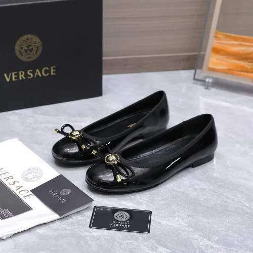 Versace Flat Shoes For Women #1422326