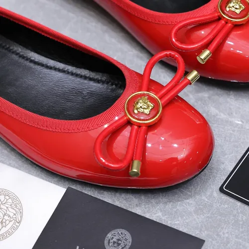 Cheap Versace Flat Shoes For Women #1422328 Replica Wholesale [$118.00 USD] [ITEM#1422328] on Replica Versace Flat Shoes