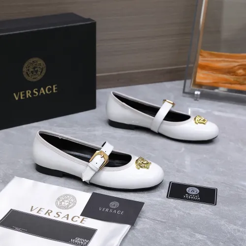 Cheap Versace Flat Shoes For Women #1422329 Replica Wholesale [$118.00 USD] [ITEM#1422329] on Replica Versace Flat Shoes