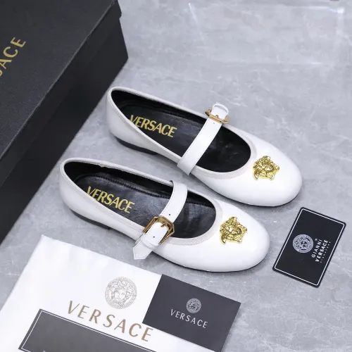 Cheap Versace Flat Shoes For Women #1422329 Replica Wholesale [$118.00 USD] [ITEM#1422329] on Replica Versace Flat Shoes
