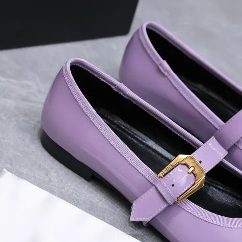 Cheap Versace Flat Shoes For Women #1422330 Replica Wholesale [$118.00 USD] [ITEM#1422330] on Replica Versace Flat Shoes