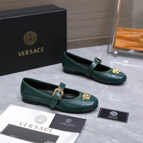 Cheap Versace Flat Shoes For Women #1422331 Replica Wholesale [$118.00 USD] [ITEM#1422331] on Replica Versace Flat Shoes