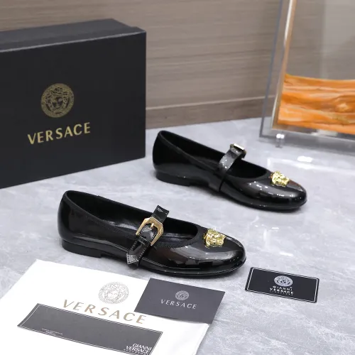 Cheap Versace Flat Shoes For Women #1422332 Replica Wholesale [$118.00 USD] [ITEM#1422332] on Replica Versace Flat Shoes