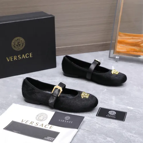 Cheap Versace Flat Shoes For Women #1422333 Replica Wholesale [$118.00 USD] [ITEM#1422333] on Replica Versace Flat Shoes