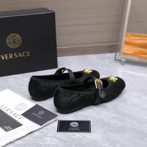 Cheap Versace Flat Shoes For Women #1422333 Replica Wholesale [$118.00 USD] [ITEM#1422333] on Replica Versace Flat Shoes