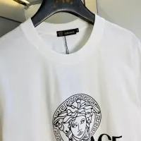 Cheap Versace T-Shirts Short Sleeved For Unisex #1420209 Replica Wholesale [$27.00 USD] [ITEM#1420209] on Replica Versace T-Shirts