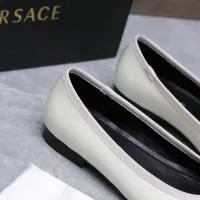 Cheap Versace Flat Shoes For Women #1422325 Replica Wholesale [$118.00 USD] [ITEM#1422325] on Replica Versace Flat Shoes