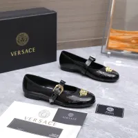 Cheap Versace Flat Shoes For Women #1422332 Replica Wholesale [$118.00 USD] [ITEM#1422332] on Replica Versace Flat Shoes