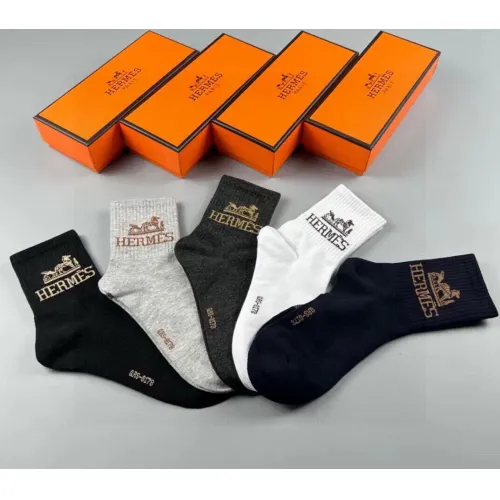 Cheap Hermes Socks For Men #1422574 Replica Wholesale [$25.00 USD] [ITEM#1422574] on Replica Hermes Socks