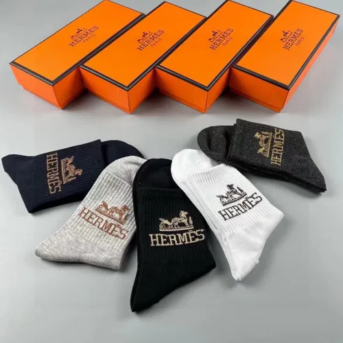 Cheap Hermes Socks For Men #1422574 Replica Wholesale [$25.00 USD] [ITEM#1422574] on Replica Hermes Socks