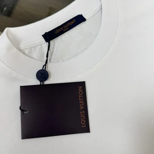 Cheap Louis Vuitton LV T-Shirts Short Sleeved For Unisex #1423459 Replica Wholesale [$32.00 USD] [ITEM#1423459] on Replica Louis Vuitton LV T-Shirts