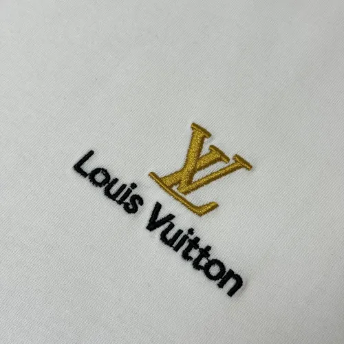 Cheap Louis Vuitton LV T-Shirts Short Sleeved For Unisex #1423459 Replica Wholesale [$32.00 USD] [ITEM#1423459] on Replica Louis Vuitton LV T-Shirts