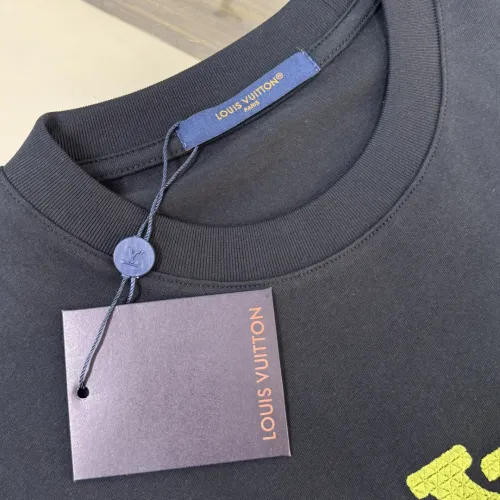 Cheap Louis Vuitton LV T-Shirts Short Sleeved For Unisex #1423464 Replica Wholesale [$32.00 USD] [ITEM#1423464] on Replica Louis Vuitton LV T-Shirts