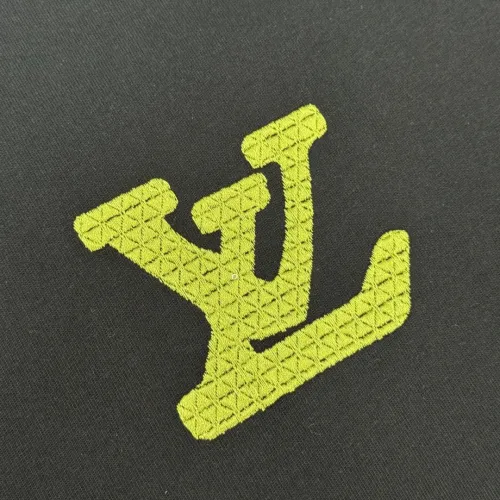 Cheap Louis Vuitton LV T-Shirts Short Sleeved For Unisex #1423464 Replica Wholesale [$32.00 USD] [ITEM#1423464] on Replica Louis Vuitton LV T-Shirts