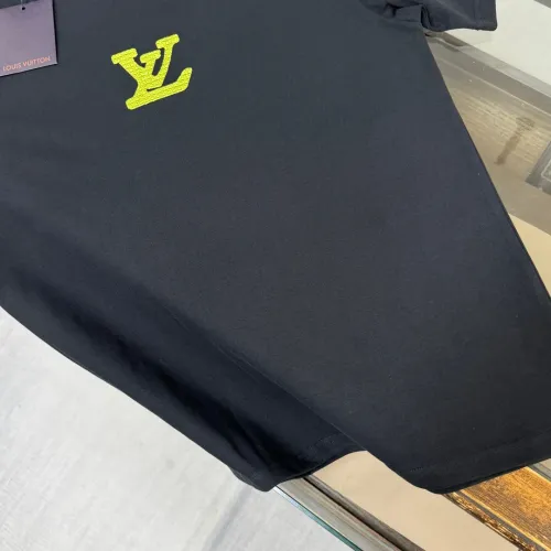 Cheap Louis Vuitton LV T-Shirts Short Sleeved For Unisex #1423464 Replica Wholesale [$32.00 USD] [ITEM#1423464] on Replica Louis Vuitton LV T-Shirts