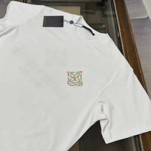 Cheap Louis Vuitton LV T-Shirts Short Sleeved For Unisex #1423465 Replica Wholesale [$32.00 USD] [ITEM#1423465] on Replica Louis Vuitton LV T-Shirts