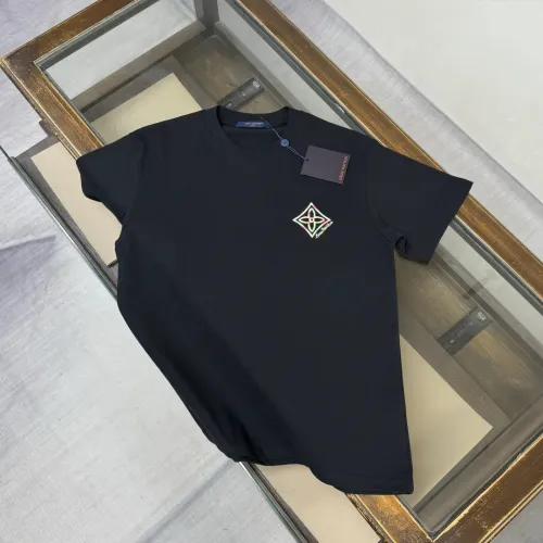 Cheap Louis Vuitton LV T-Shirts Short Sleeved For Unisex #1423467 Replica Wholesale [$32.00 USD] [ITEM#1423467] on Replica Louis Vuitton LV T-Shirts