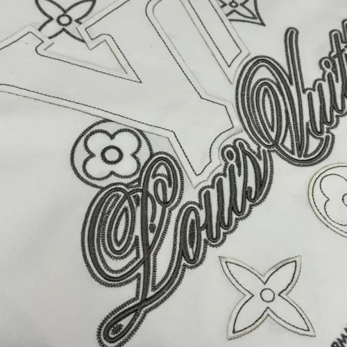 Cheap Louis Vuitton LV T-Shirts Short Sleeved For Unisex #1423468 Replica Wholesale [$32.00 USD] [ITEM#1423468] on Replica Louis Vuitton LV T-Shirts