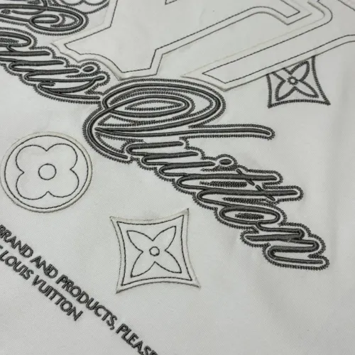 Cheap Louis Vuitton LV T-Shirts Short Sleeved For Unisex #1423468 Replica Wholesale [$32.00 USD] [ITEM#1423468] on Replica Louis Vuitton LV T-Shirts