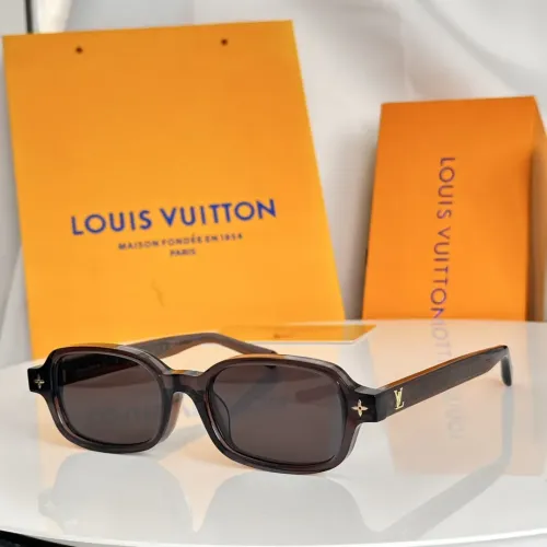 Gucci AAA Quality Sunglasses #1423927