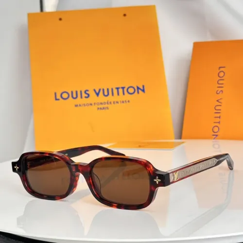 Gucci AAA Quality Sunglasses #1423929