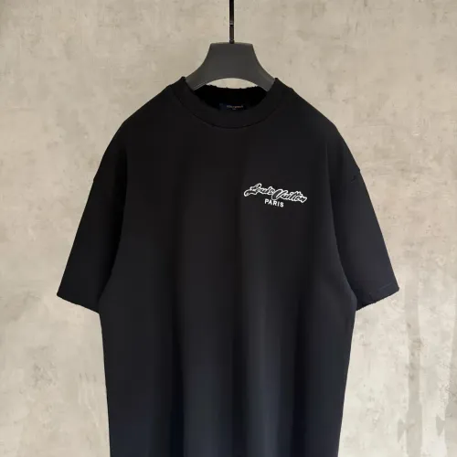 Cheap Louis Vuitton LV T-Shirts Short Sleeved For Unisex #1424107 Replica Wholesale [$56.00 USD] [ITEM#1424107] on Replica Louis Vuitton LV T-Shirts